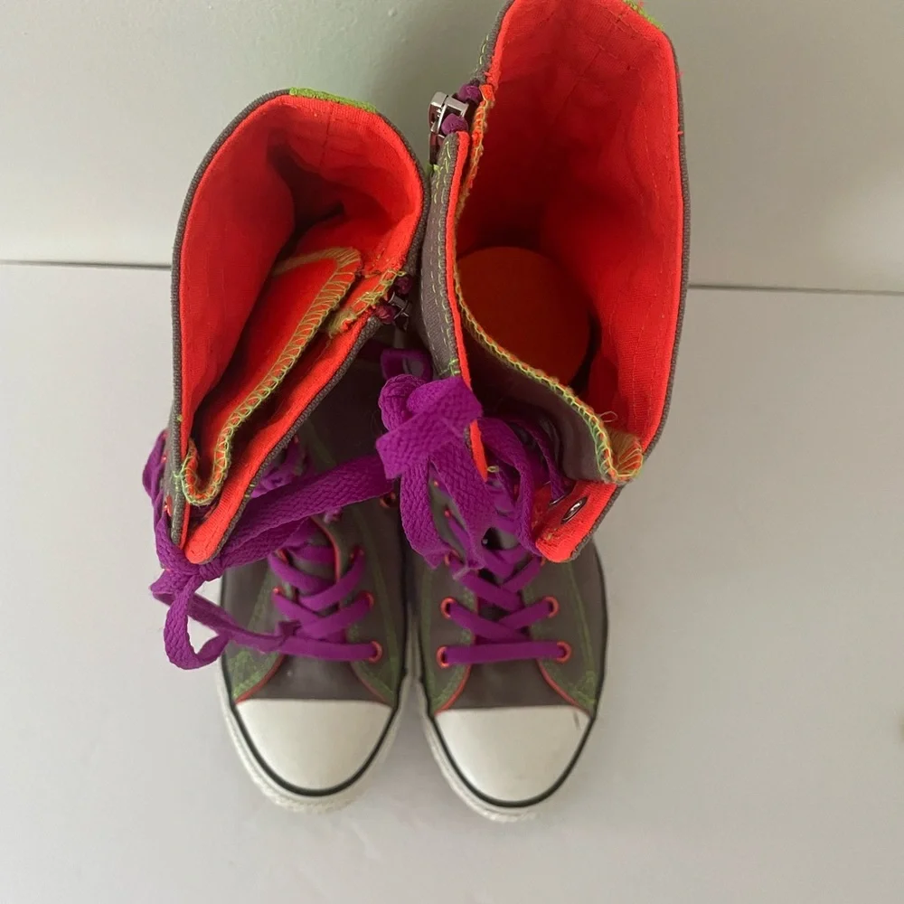 Gray and Green High-Top Sneakers with Purple Laces - Picture 3 of 14